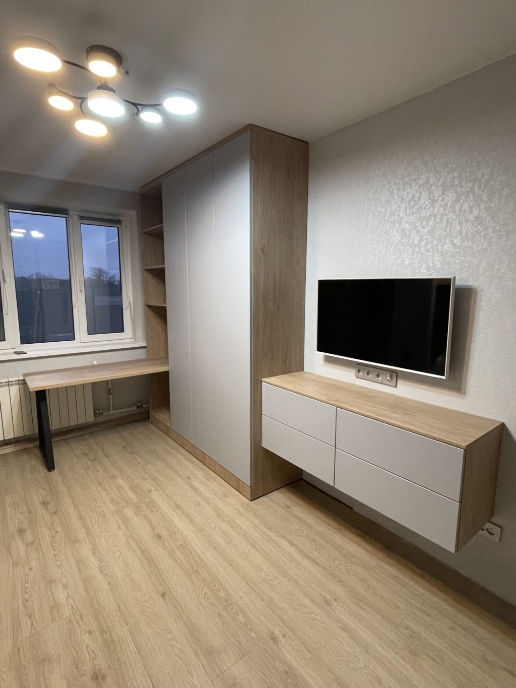 Шкаф с рабочей зоной и тумбой