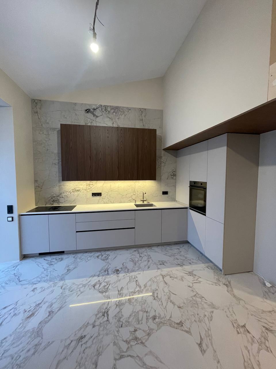 Встроенный кухонный гарнитур