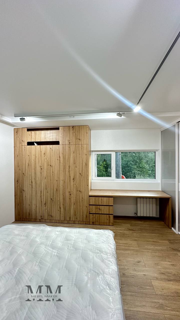 Распашной шкаф