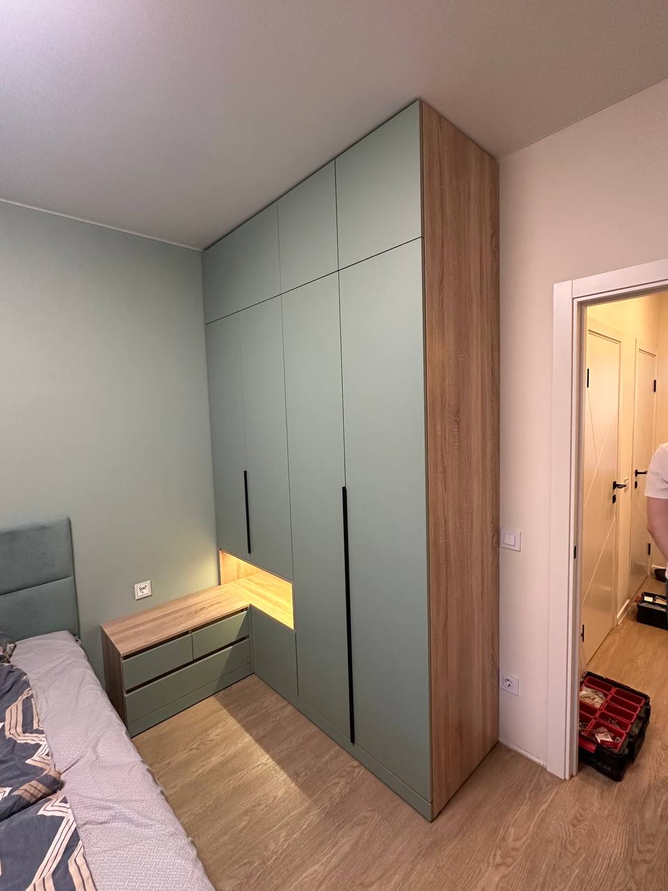 Шкаф мятного цвета