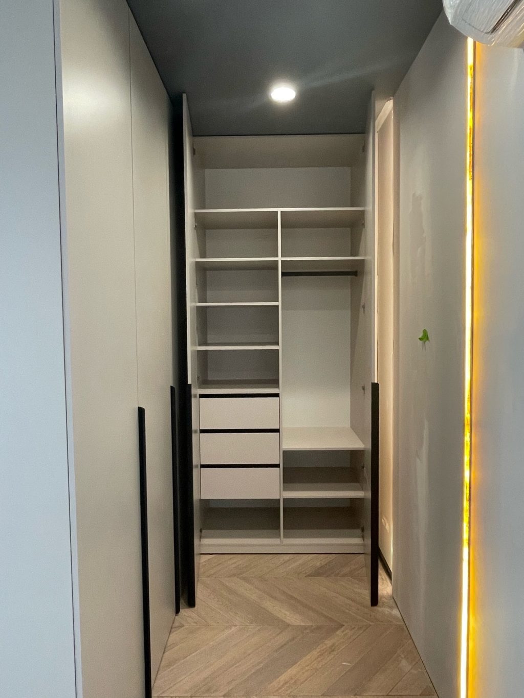 Шкаф г-образный